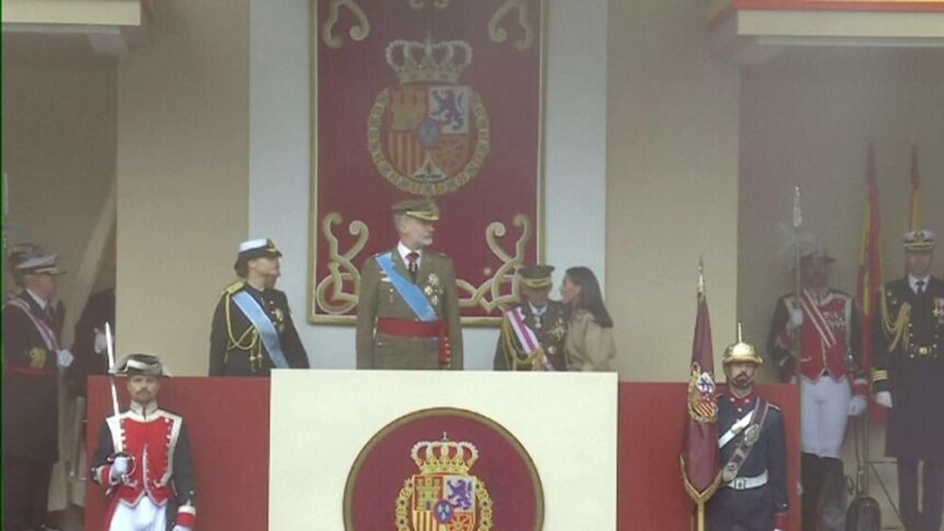 img Parada impresionantă de Ziua Națională a Spaniei. Postura inedită în care a apărut Prințesa Leonor