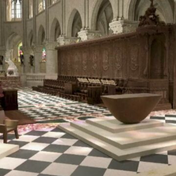 img Catedrala Notre Dame din Paris revine cu un altar nou