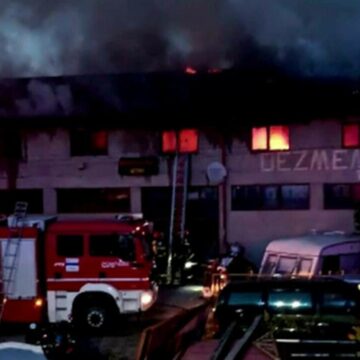 img Incendiu violent în județul Olt. Zeci de pompieri au fost trimiși la fața locului