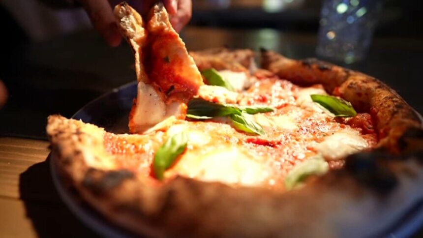 img Românii, pe locul doi în Europa la consumul de pizza. De ce apelează oamenii la produsele congelate