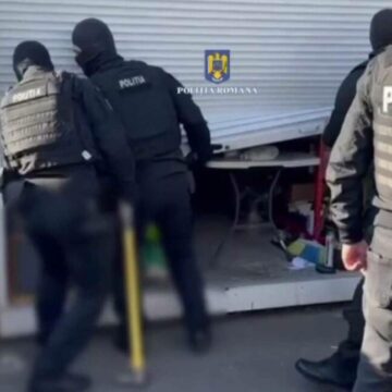 img Razie în târg la Vitan: o surpriză neplăcută pentru polițiști