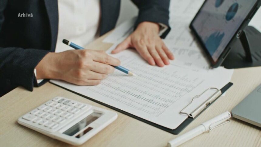 img Scandalul de la MAE: Contabilă acuzată că a plătit salarii false iubitului și fiului acestuia