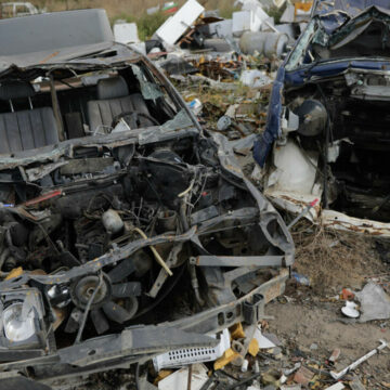 img Operațiune de amploare într-o comună din Dâmbovița. Sunt vizați cei care adună fier vechi. „Cine arde deșeuri, face pușcărie”