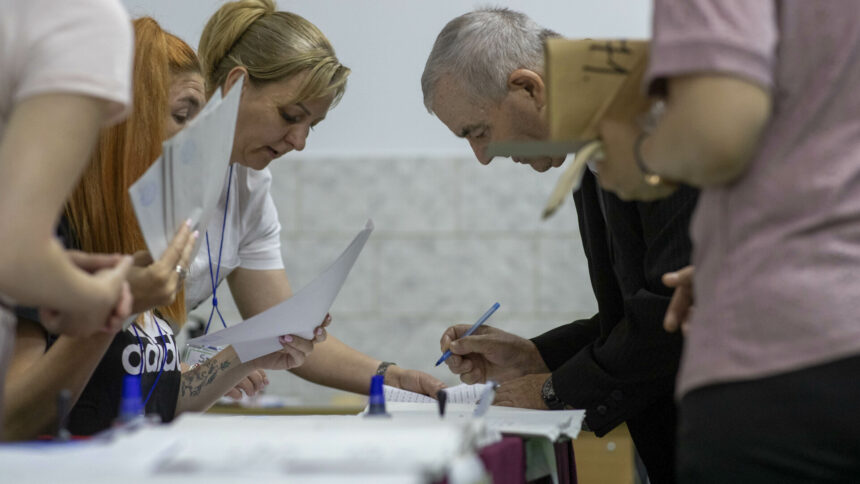 img 23 de partide și alianțe au depus liste de candidați în București. Pe cine mizează marile formațiuni politice