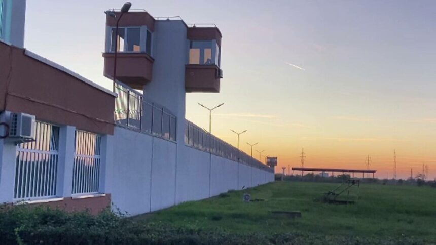 Conflict în Penitenciarul din Arad: Deținutul de 45 de ani ucis de colegul de celulă