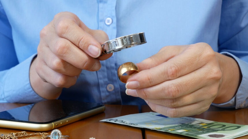 img Scandalul furtului de la o casă de amanet din Deva