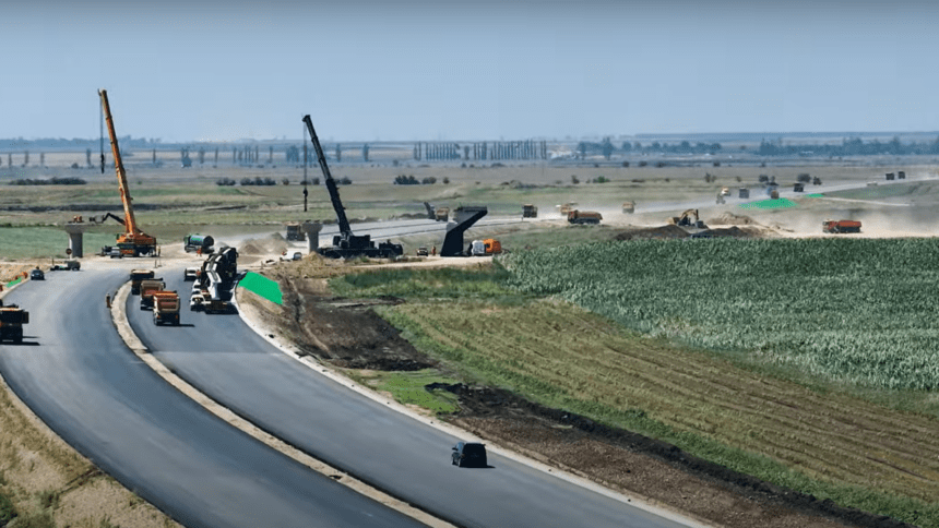 img Firma românească unde un simplu șofer are un salariu mai mare decât un prefect face angajări. Ce meserii se caută