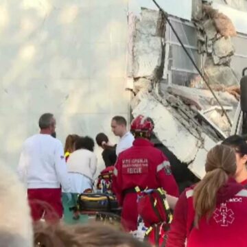 img Doliu național în Serbia după cei 14 morți sub acoperișul gării din Novi Sad