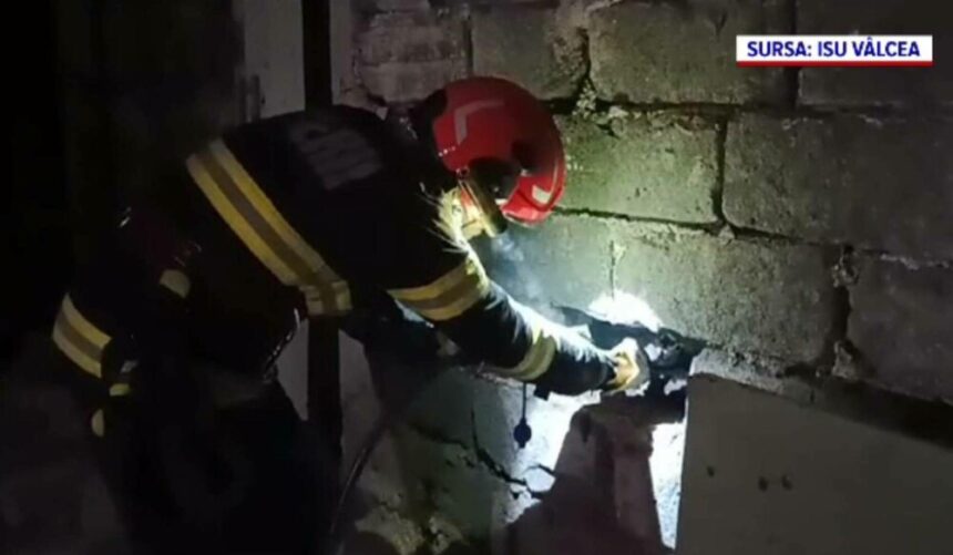 img Intervenție neobișnuită a pompierilor într-un bloc din Râmnicu Vâlcea