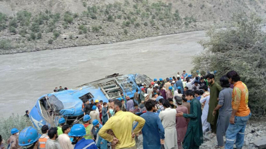 img Tragedia din India: Zeci de persoane au murit într-un accident de autobuz