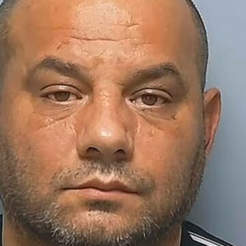 img Român condamnat la închisoare în UK după ce a furat parfumuri în valoare de 11.908 de euro