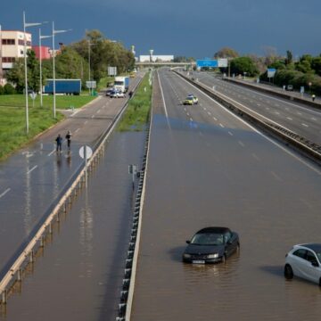 Inundații devastatoare în Spania: Barcelona afectată de ploi torențiale, aeroportul parțial inundat