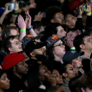 img Bucurie pentru susținătorii lui Trump după proiecţiile postului Fox News că republicanul a câştigat Pennsylvania