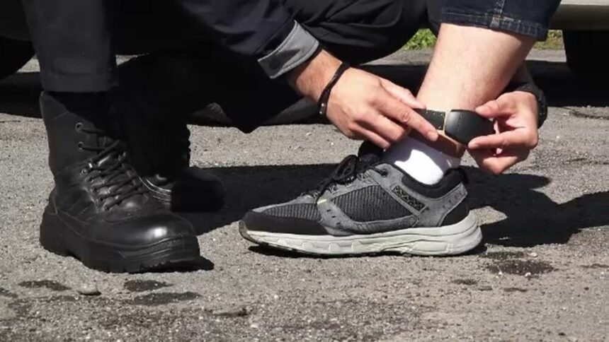 img Bărbat din Pitești a distrus brățara electronică de monitorizare și a fugit după ce și-a bătut soția