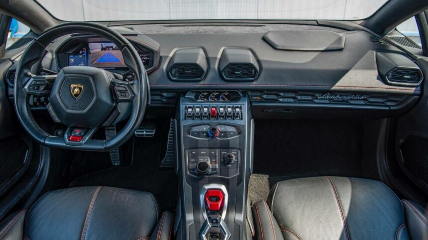 img Vânzarea la licitație a patru mașini de lux cu o reducere de 25%