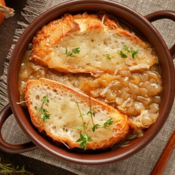 img Supa de ceapă – rețeta franțuzească de supă de ceapă cu brânză gratinată