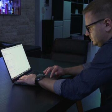 img Companiile din SUA caută angajați europeni care să lucreze de acasă