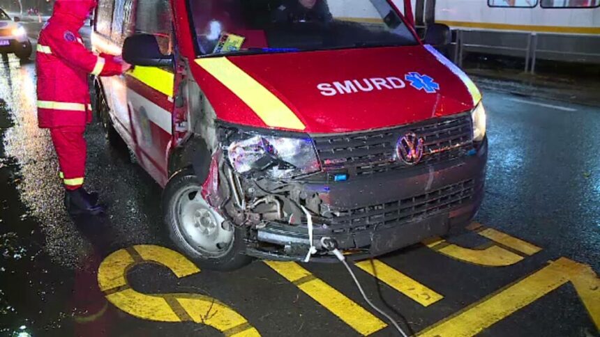 Accidentul unei ambulanțe SMURD în București