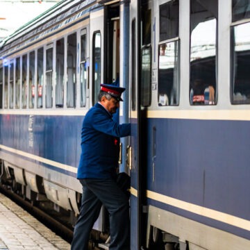 img Bărbat din Constanța arestat pentru furt de componente de semnalizare CFR