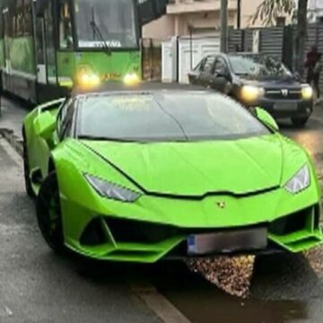 img Un Lamborghini s-a stricat și a blocat traficul în București