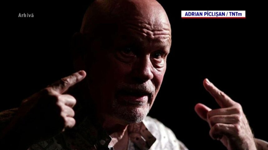 img John Malkovich adună ropote de aplauze în România
