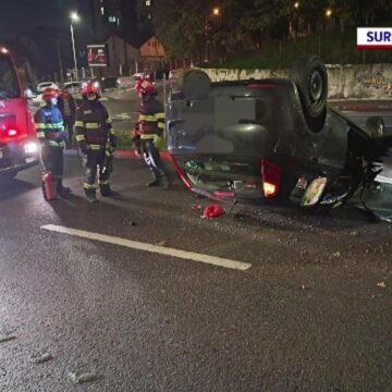 img Accident rutier în Pitești: Șoferiță de 20 de ani s-a răsturnat cu mașina