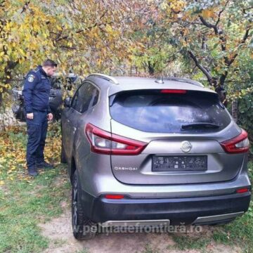 img Surpriza unui barbat care a cumparat o masina dintr-un parc auto si a fost oprit de politistii din Iasi