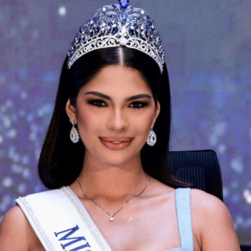 img Câștigătoarea nicaraguană a Miss Univers nu se mai poate întoarce acasă