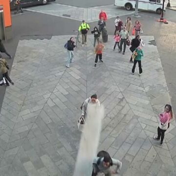 img Incidentul cu bucată schelă căzută în SUA