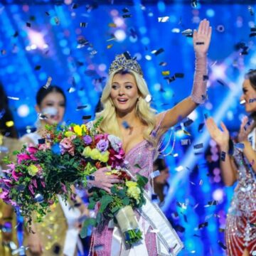 Victoria Kjær Theilvig a fost încoronată a 73-a Miss Univers. Imagini de senzație cu daneza