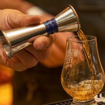 Inteligenta Artificiala depaseste oamenii in identificarea aromei whisky-ului