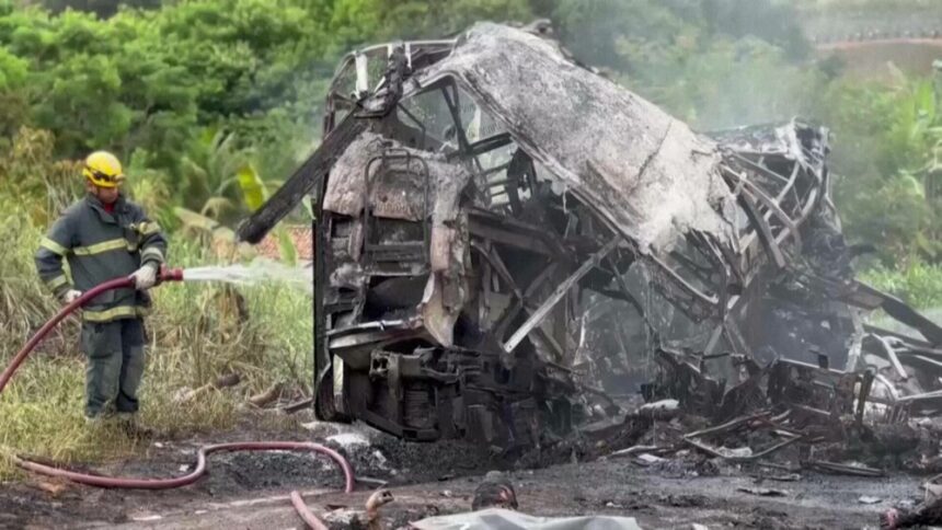 img Tragedie în Brazilia: Cel mai grav accident rutier din ultimii 17 ani