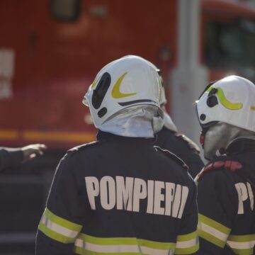 img Incendiu la două TIR-uri în localitatea Găeşti