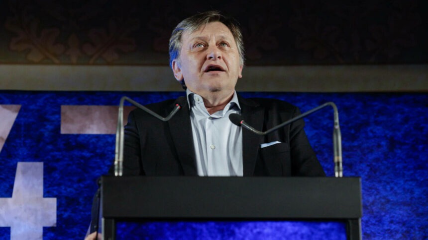 img Crin Antonescu – detalii despre activitatea sa în ultimii ani