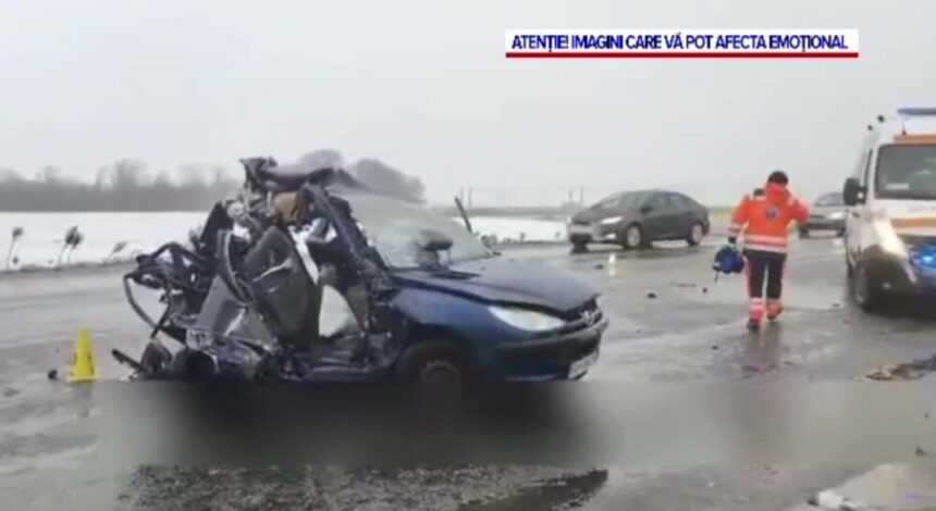 img Tragedie pe drumul European 85 din Vrancea: Un adolescent de 15 ani și mama lui au murit într-un accident grav