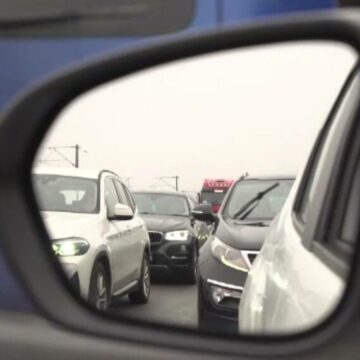 img Aglomerație și cozi interminabile în stațiunile montane