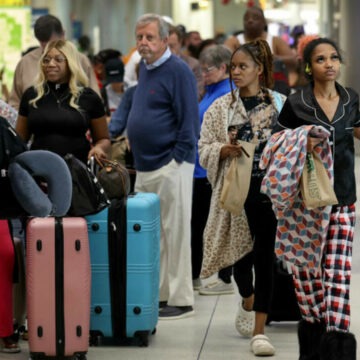 img Efectele tornadelor și ninsorilor în SUA