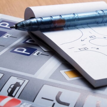 img Frauda la examenul auto pentru permis de conducere – o argeșeancă prinsă cu un sistem audio-video