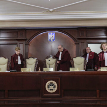 img CCR: Petiţiile şi cererile referitoare la derularea alegerilor prezidenţiale, înregistrate şi urmează să fie examinate