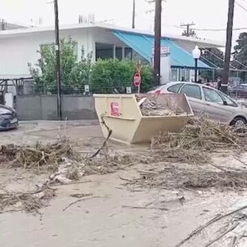 img Dezastru provocat de viiturile din insula Rodos, Grecia