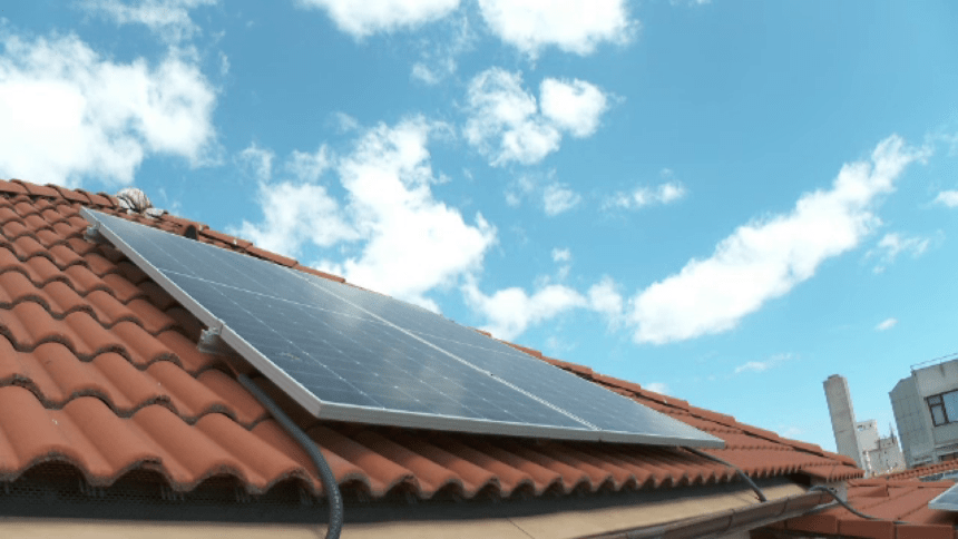 img Cel mai mare sistem de panouri fotovoltaice din România instalat la Sebeș