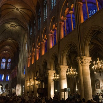 img Controversele legate de redeschiderea catedralei Notre-Dame din Paris