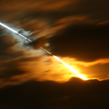 Fenomenul luminos misterios de pe cerul Teheranului