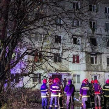 Explozie puternică într-un bloc din Bacău
