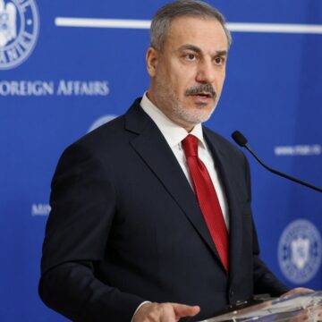 img Ministrul turc de Externe: ‘Trebuie să fim vigilenţi în această perioadă de tranziţie’