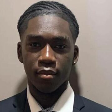 Tânărul de 18 ani blocat în Dubai din septembrie