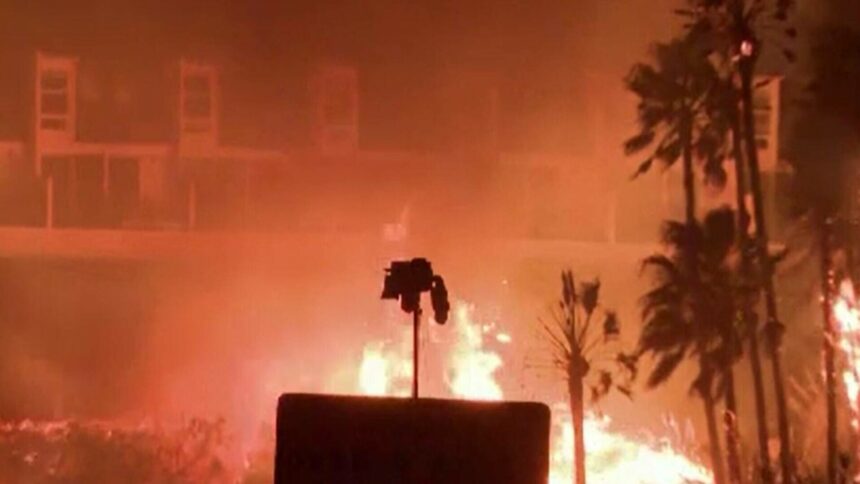 img Incendiul ”Franklin” face prăpăd în Malibu