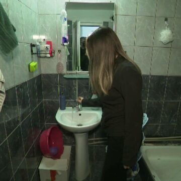 img Studenții de la Politehnica București, chinuiți de frig și lipsa apei calde