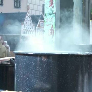 img Vinul fiert – vedeta târgurilor de Crăciun