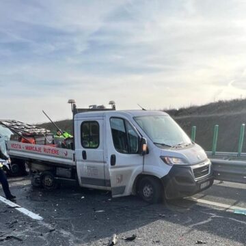 img Tragedie pe Autostrada A2: O șoferiță a murit după ce a lovit o mașină care făcea lucrări pe drum